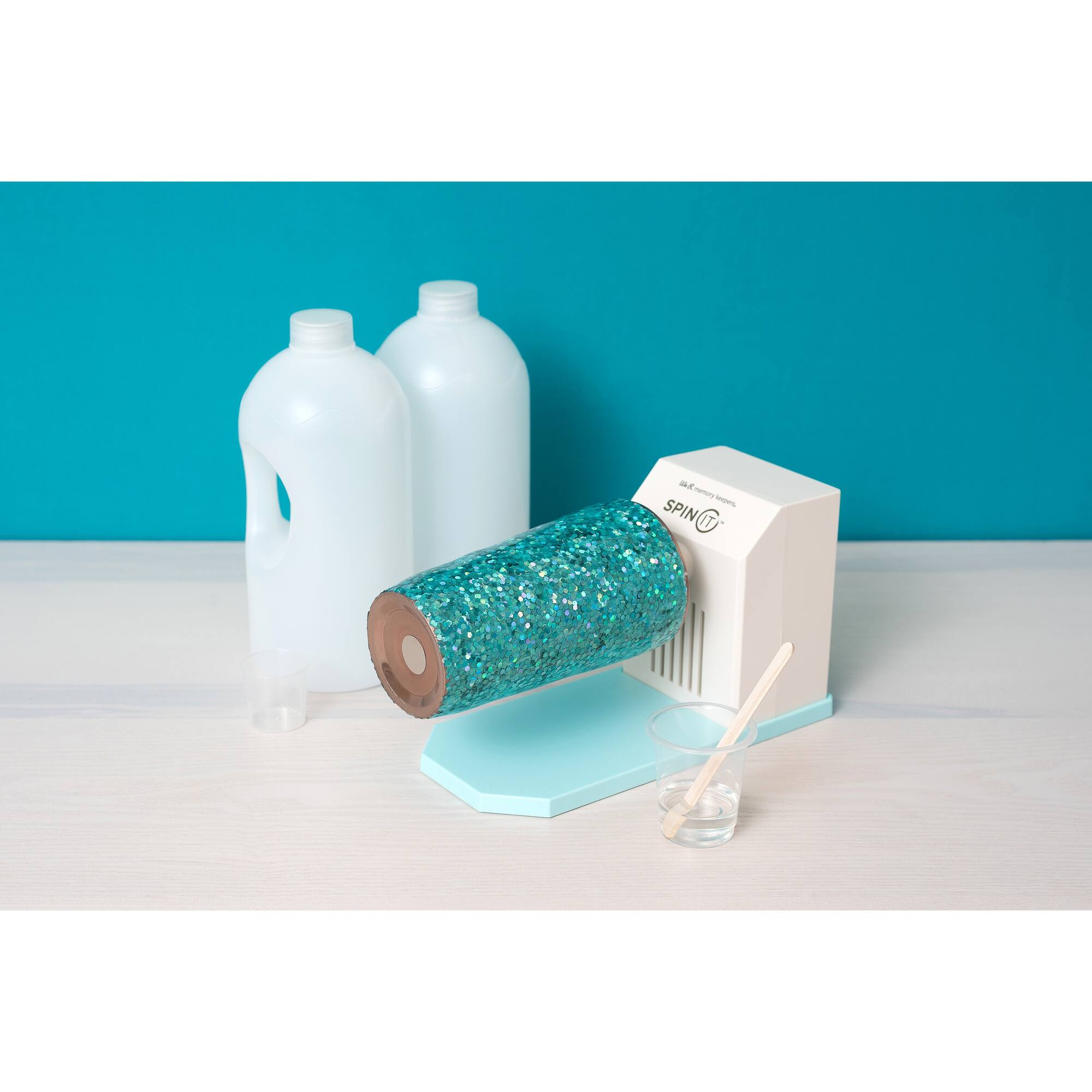We R Memory Keepers® Spin It™ Epoxy Resin Mixing Kit